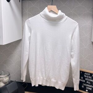 COPY - Joseph A white turtleneck, size L